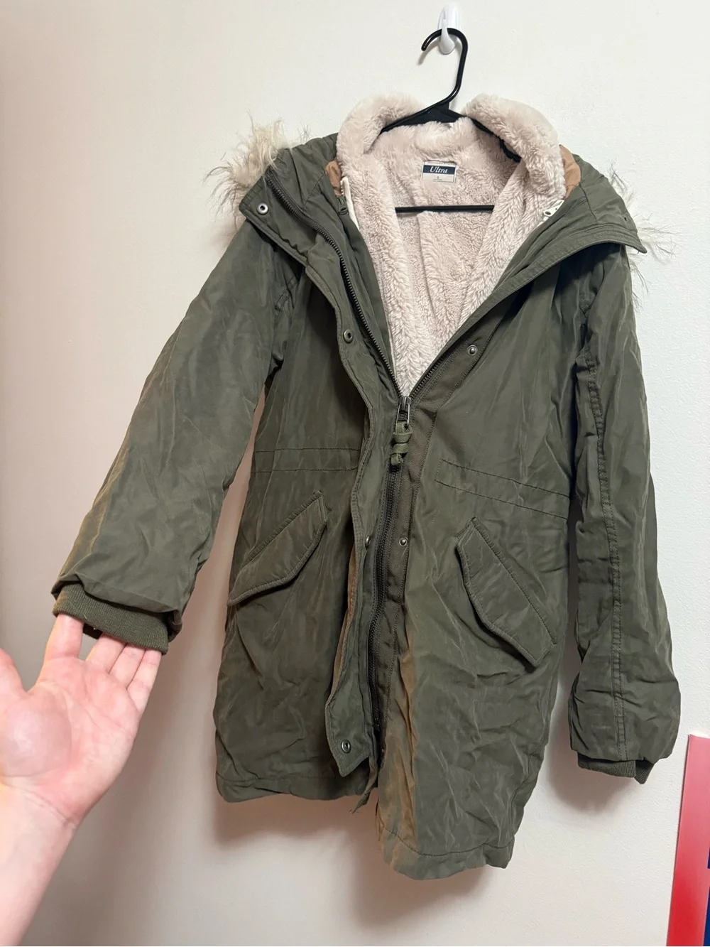 Abercrombie & Fitch Olive Green‎ Parka with Cream Faux-Fur Lining